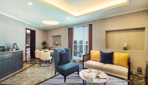 Deluxe Suite with One Double Bed