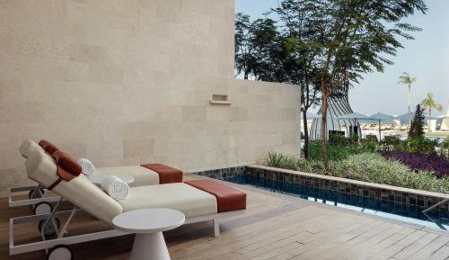 Palm Duplex Two-Bedroom Suite with Balcony and Sea View