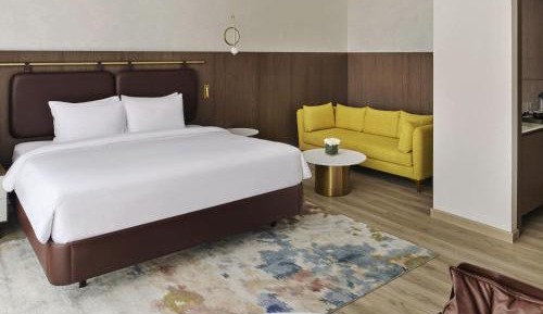 Premium King Room with City View (Free Shuttle to the Beach, Mall & Metro Station)