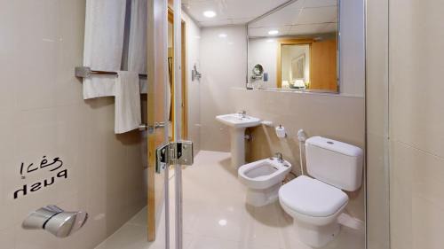 One Bedroom Apartment- Golden Sands 3