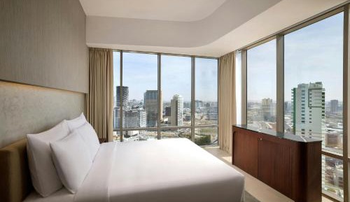 Deluxe King Room with Soluna Beach Access