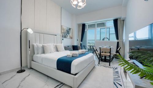 Studio Apartment with Balcony