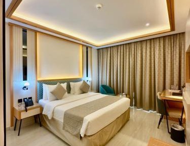 Deluxe King Room