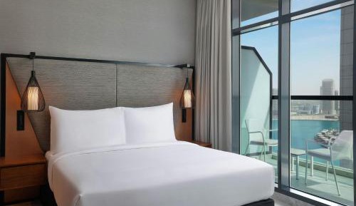 One-Bedroom Executive King Suite with Balcony