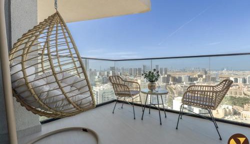 One-Bedroom Apartment with Balcony