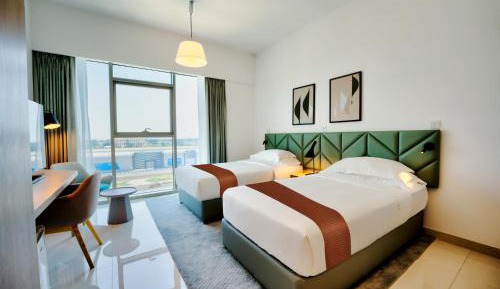 Two Bedroom City view - Queen and Twin Beds