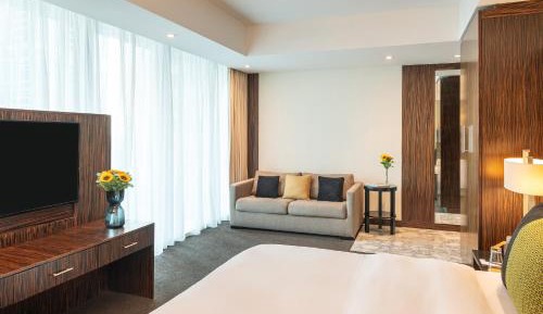 Deluxe Corner King Room - Non-Smoking - Includes daily access to Riva Beach Club with free shuttle service