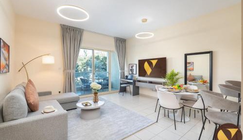 One-Bedroom Apartment with Balcony