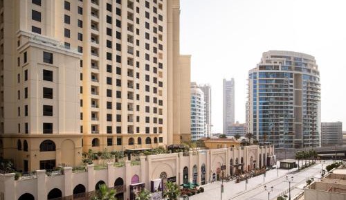 Premium King Suite JBR View with Club Lounge Access