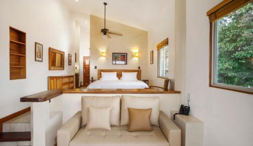 Deluxe Room with Balcony and Panoramic Sea View