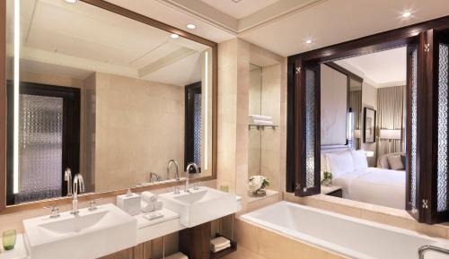 Superior Deluxe King Room