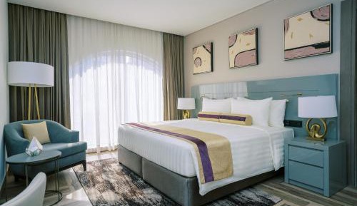 One Bedroom Suite w/ Kitchenette - 15% off on F&B shuttle to Deira City Center, Al Ghurair Mall & La Mer Beach