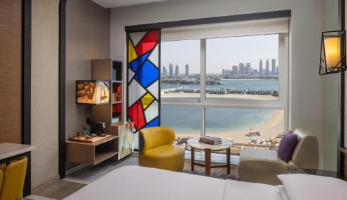 Connecting Family Room with Sea View