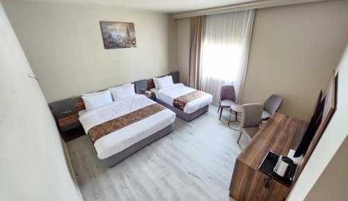 Deluxe Suite