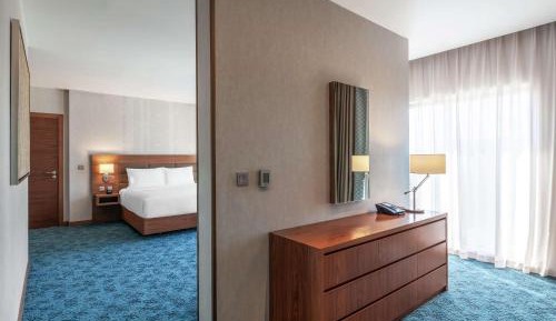 One-Bedroom King Suite