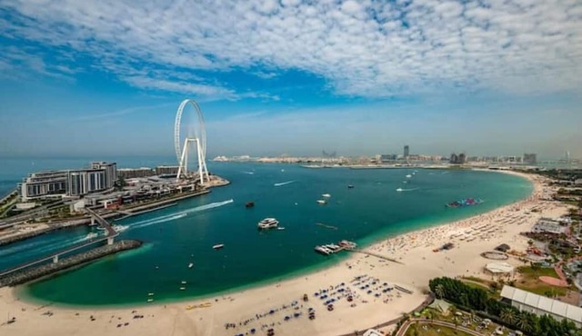 WOW! Panoramic 2 Bedroom, 10-min walk to the Beach